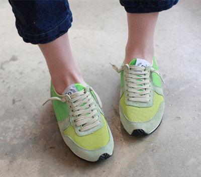 รองเท้าวิ่งผู้หญิง