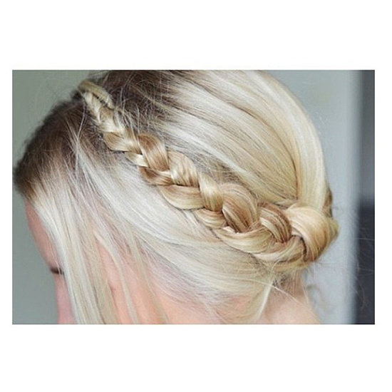 ผมเปียเกล้า