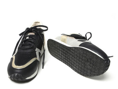 รองเท้าวิ่งผู้หญิง