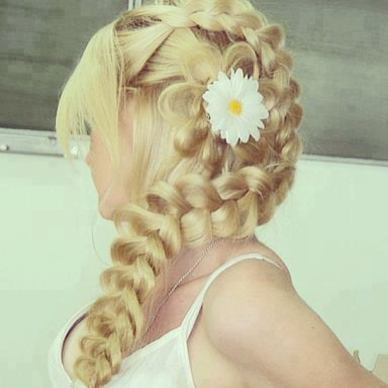 ผมเปียเกล้า