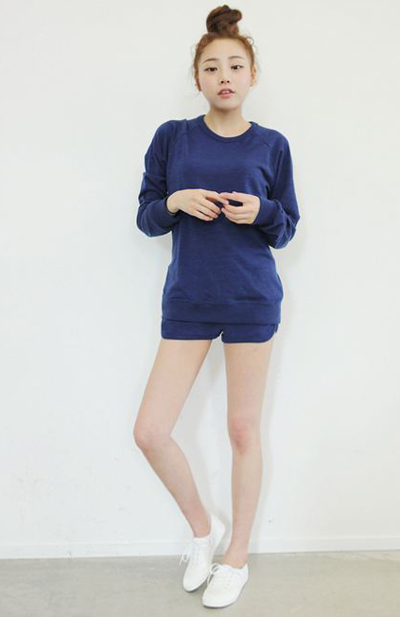 รองเท้าผ้าใบผู้หญิงสีขาว