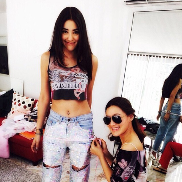 กางเกงยีนส์ปักเลื่อม