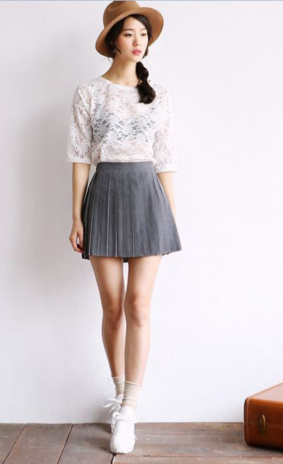 รองเท้าผ้าใบผู้หญิงสีขาว