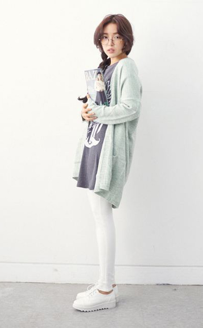 รองเท้าผ้าใบผู้หญิงสีขาว