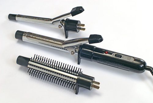 ม้วนผมด้วยที่ม้วนผมไฟฟ้า