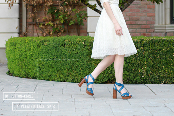 กระโปรงพลีทลูกไม้