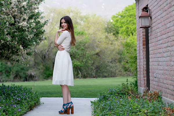 กระโปรงพลีทลูกไม้