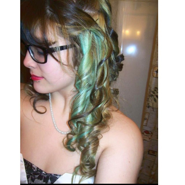 สีผม บลอนด์เขียว 