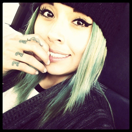 สีผม บลอนด์เขียว 