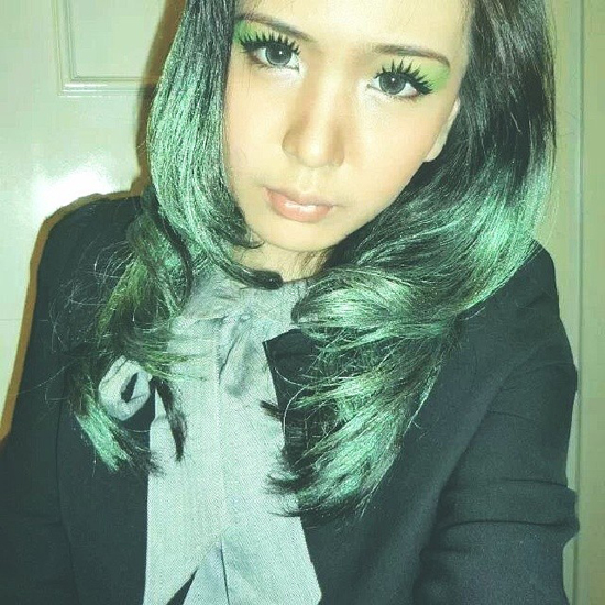 สีผม บลอนด์เขียว 