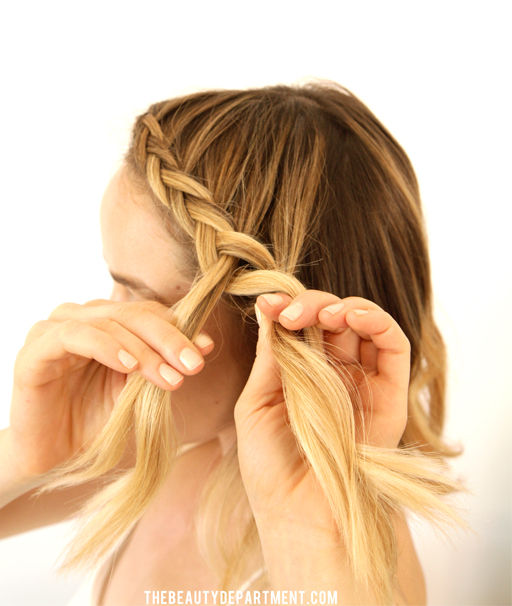 ทรงรับปริญญาผมสั้น