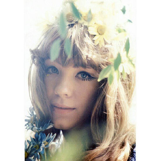 แต่งหน้ายุคซิกตี้