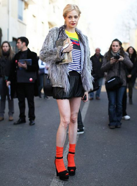 ถุงเท้ากับรองเท้าส้นสูง