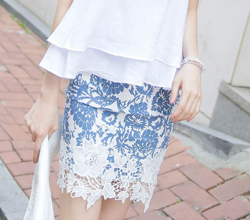 กระโปรงลูกไม้ใส่กับเสื้อแบบไหน 