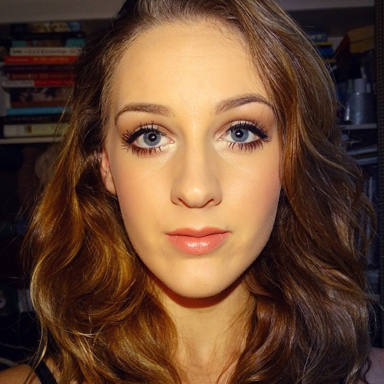 วัยรุ่นฝรั่งแต่งหน้า