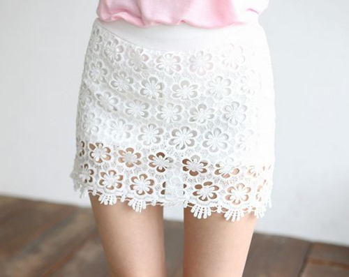 กระโปรงลูกไม้ใส่กับเสื้อแบบไหน 