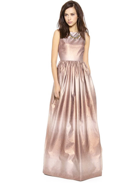 ชุดราตรียาว