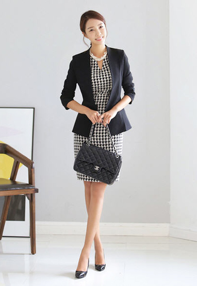 ชุดสีขาวดำ 