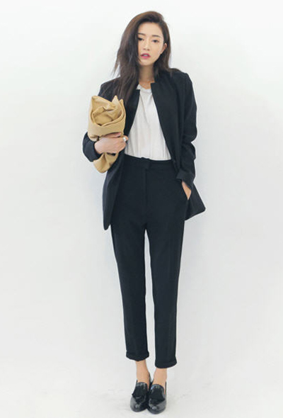 ชุดสีขาวดำ 