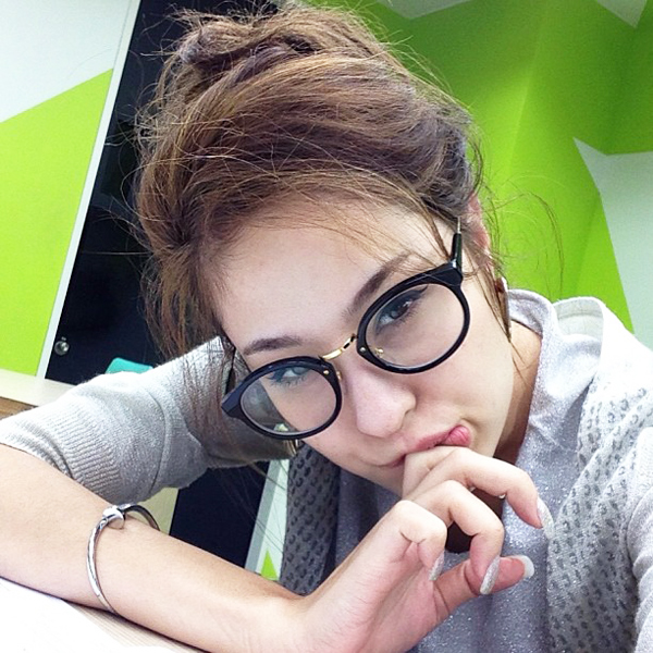 ดารากับแว่นสายตา 