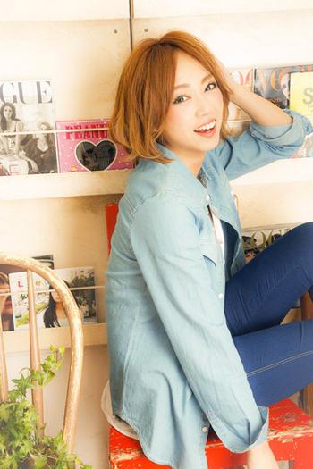 แบบผมสั้นแสกกลาง