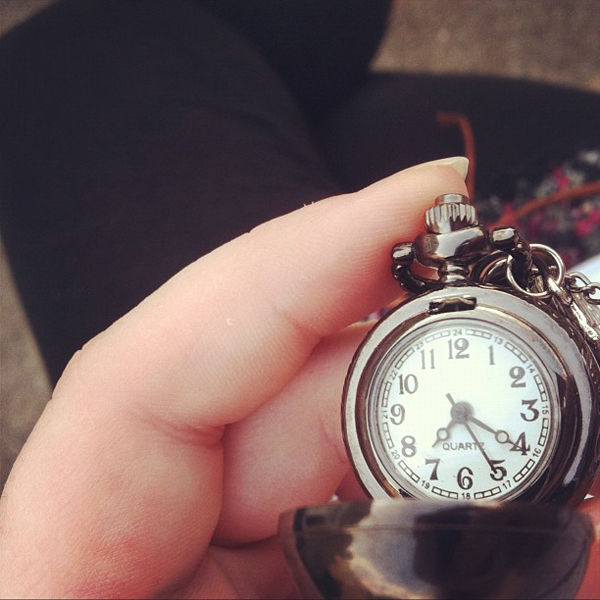 นาฬิกาสร้อยคอผู้หญิง