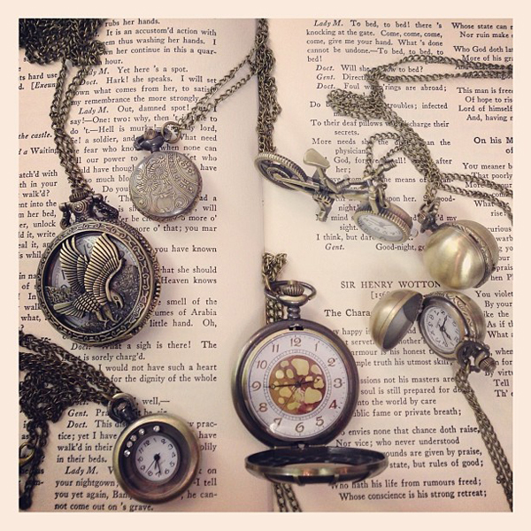 นาฬิกาสร้อยคอผู้หญิง