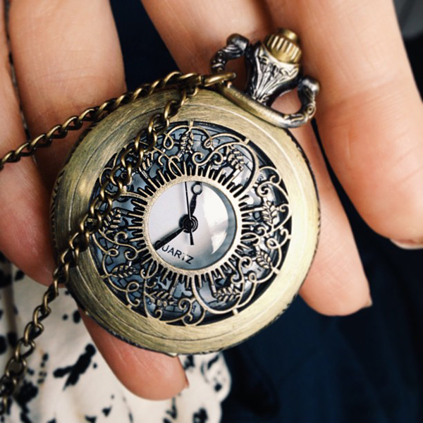 นาฬิกาสร้อยคอผู้หญิง