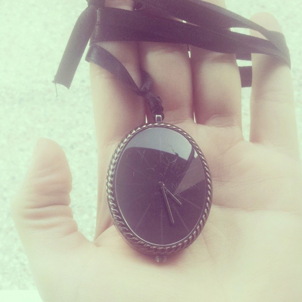 นาฬิกาสร้อยคอผู้หญิง