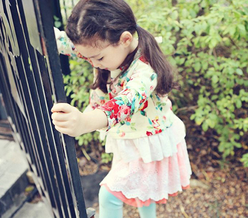 เสื้อผ้าลายดอกเด็ก