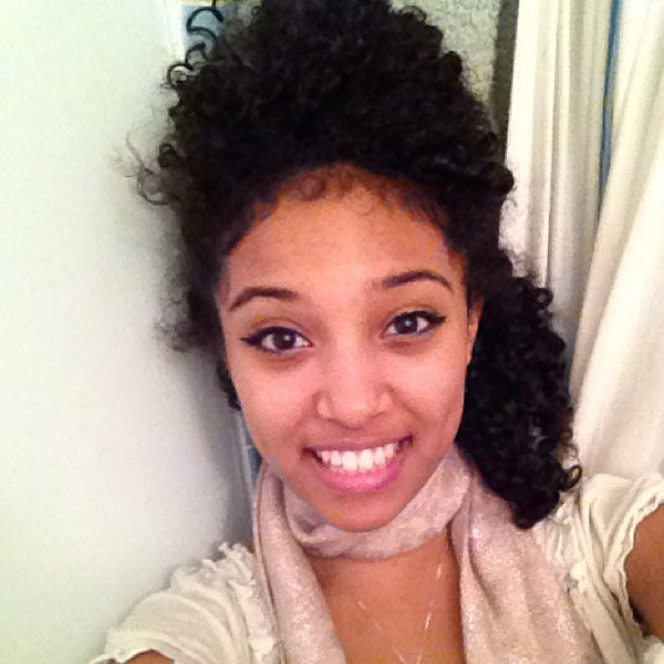 ทรงผมออกงานกลางคืนคนผมหยิก