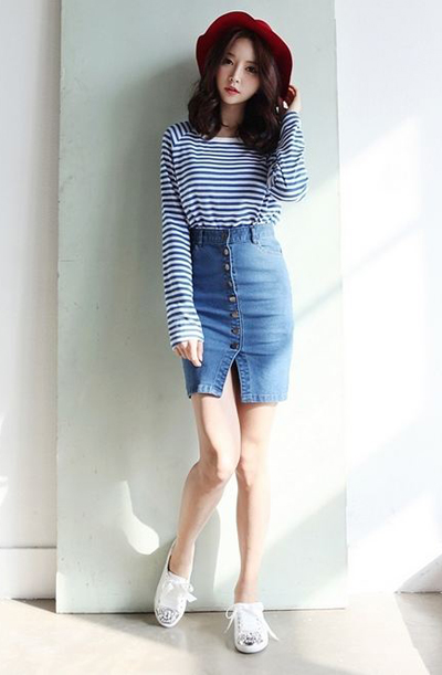 ใส่รองเท้าผ้าใบกับกระโปรง