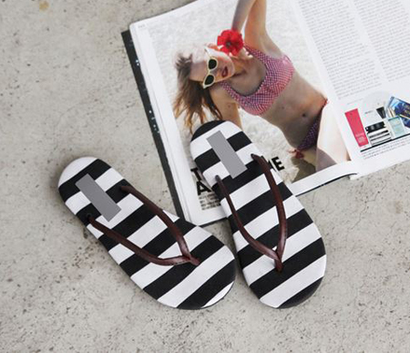 รองเท้าเล่นน้ำสงกรานต์