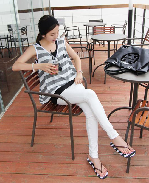 รองเท้าเล่นน้ำสงกรานต์