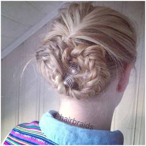 วิธีเก็บผมเปียด้านหลัง