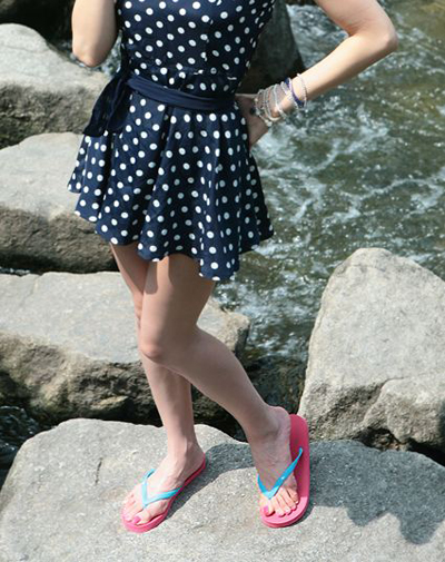 รองเท้าเล่นน้ำสงกรานต์