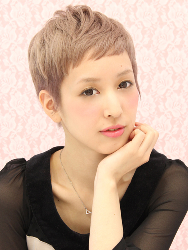 ทรงผมสั้นสําหรับคนหน้ายาว 