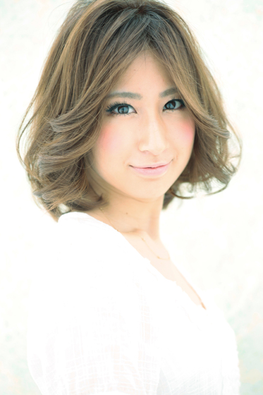 ทรงผมสั้นสําหรับคนหน้ายาว 