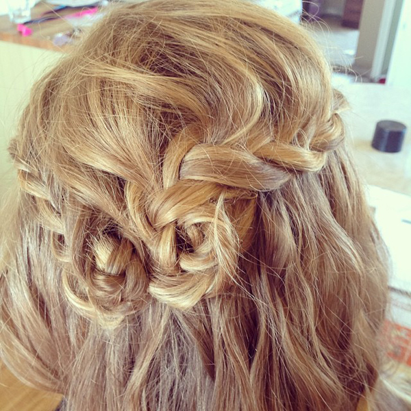 ทรงผมเปียเซอร์ๆ