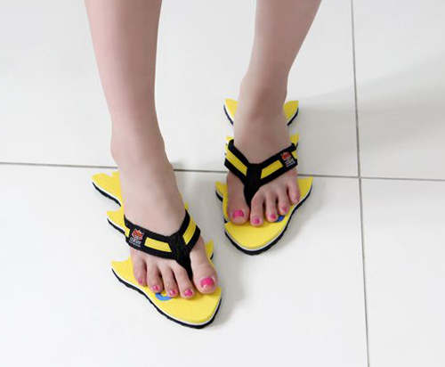 รองเท้าเล่นน้ำสงกรานต์