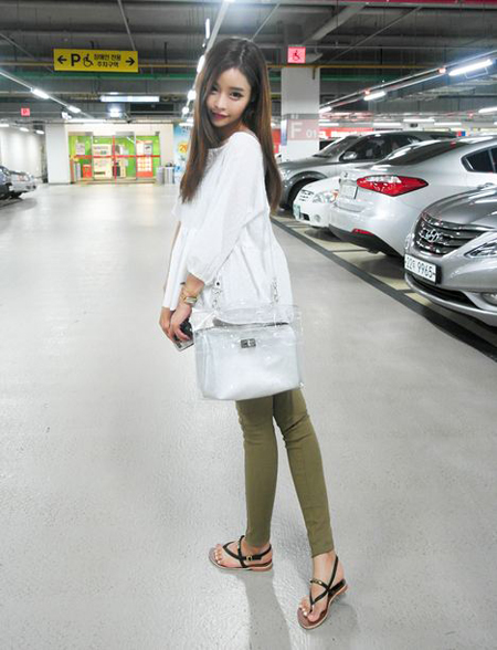 รองเท้าเล่นน้ำสงกรานต์