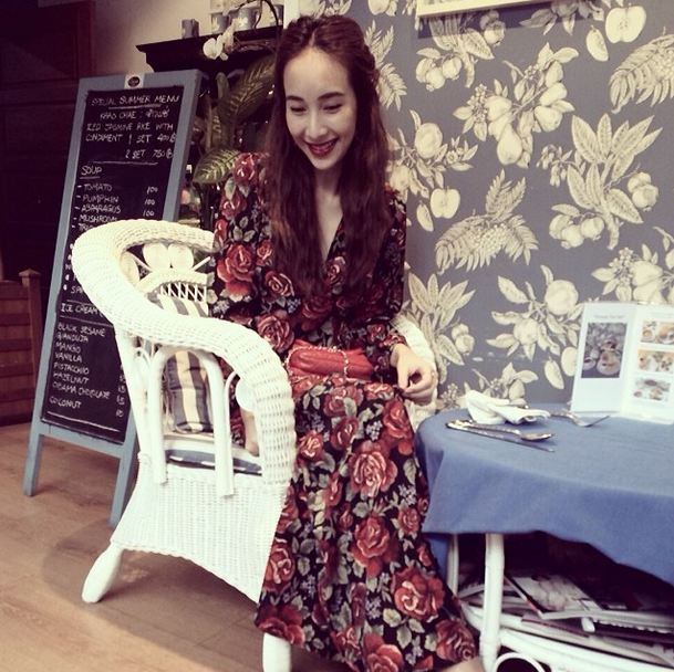 แฟชั่นลายดอกสไตล์ดารา