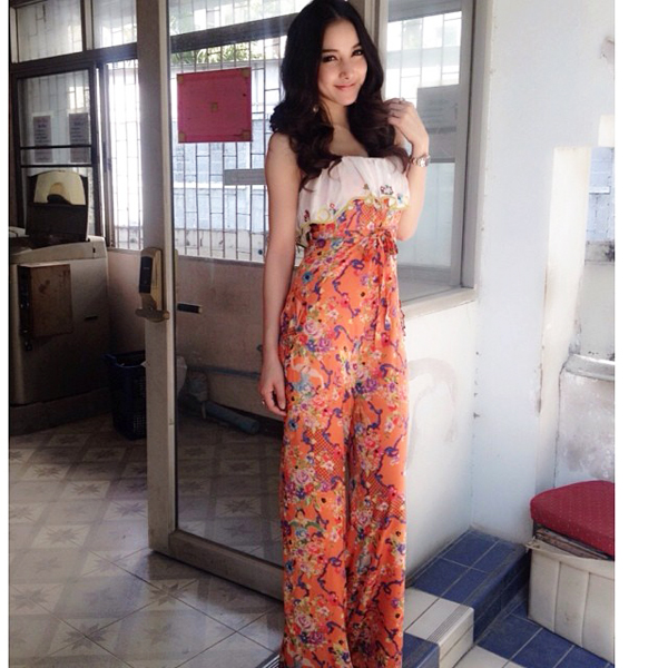 แฟชั่นลายดอกสไตล์ดารา