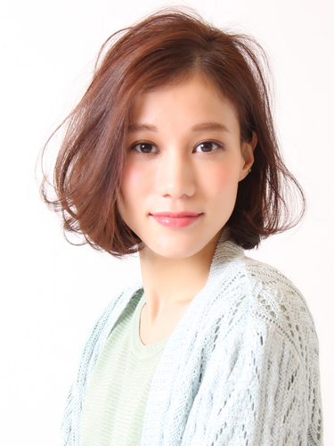 ทรงผมสั้นสําหรับคนหน้ายาว 