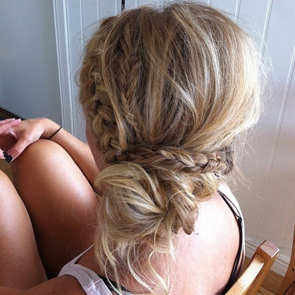 ทรงผมเปียเซอร์ๆ