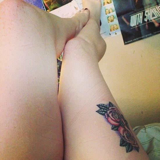 รอยสักต้นขาผู้หญิง 