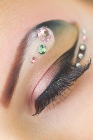 แต่งตาด้วยกลิตเตอร์