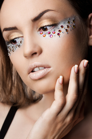 แต่งตาด้วยกลิตเตอร์