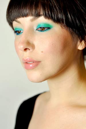 แต่งตาสีนีออน