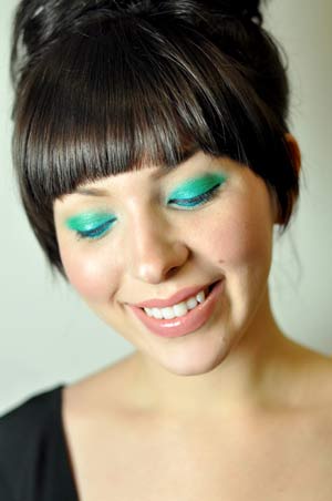 แต่งตาสีนีออน